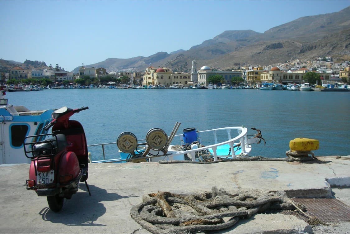 The harbor town of Pothia, Kalymnos, in May 2010. Photo: Waldviertler, CC BY-SA 3.0 DE, via Wikimedia Commons